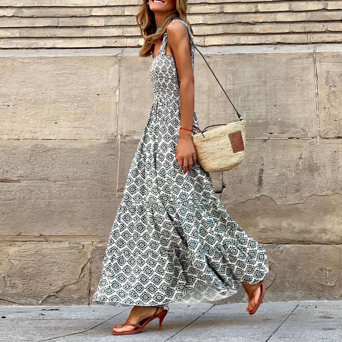 Rochie elegantă cu bretele florale de Cristina Gore