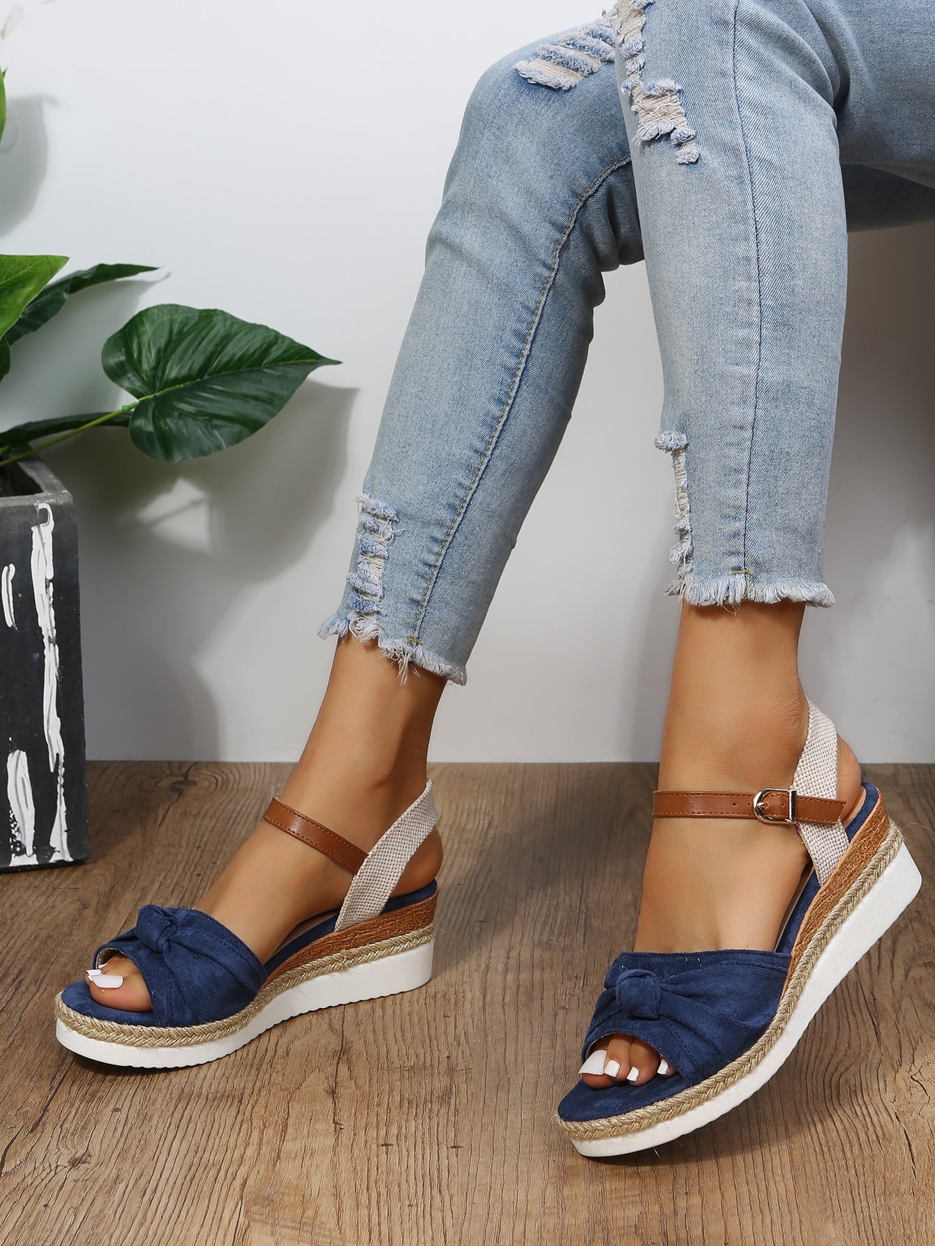 Sandale elegante cu platformă de Cristina Gore