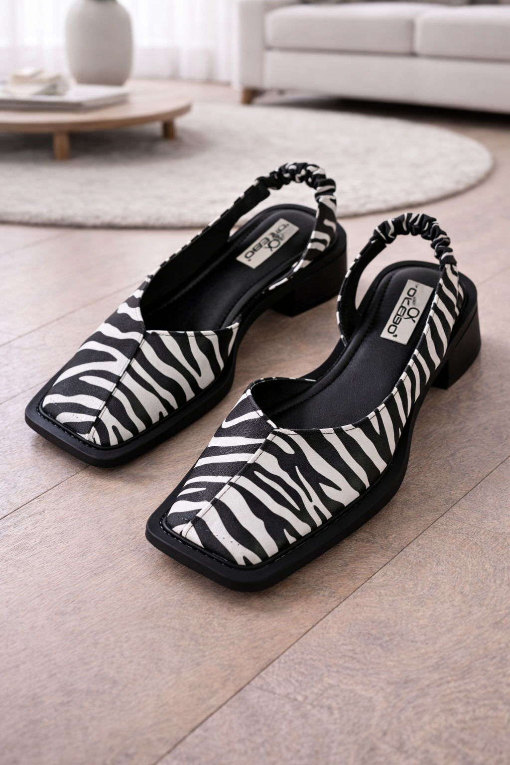 Sandale Cristina retro cu vârf pătrat - stil roman