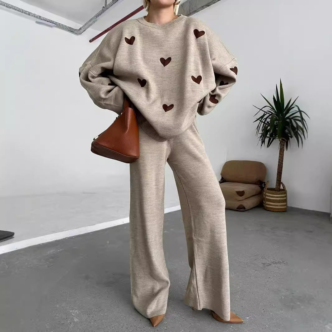 Set tricotat Cristina cu motive inimă - Confortabil, inspirat de vopseaua tie-dye