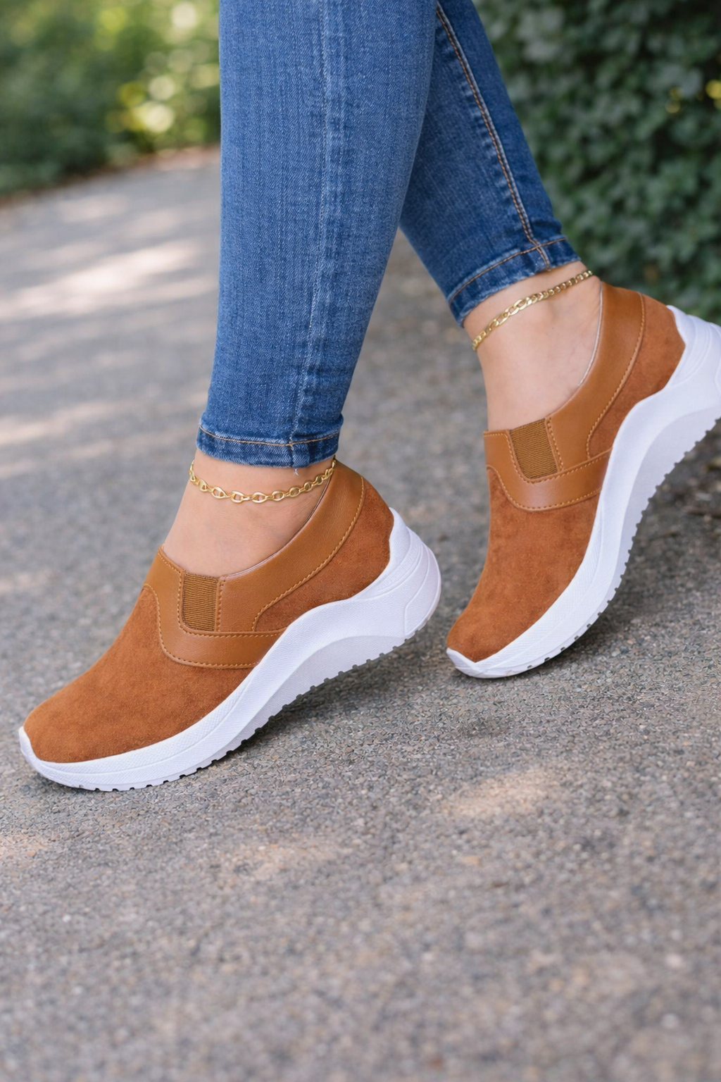 Teniși slip-on Cristina - Design respirabil și confortabil