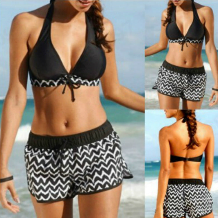 Set bikini elegant cu imprimeu zigzag Cristina Gore și pantaloni scurți