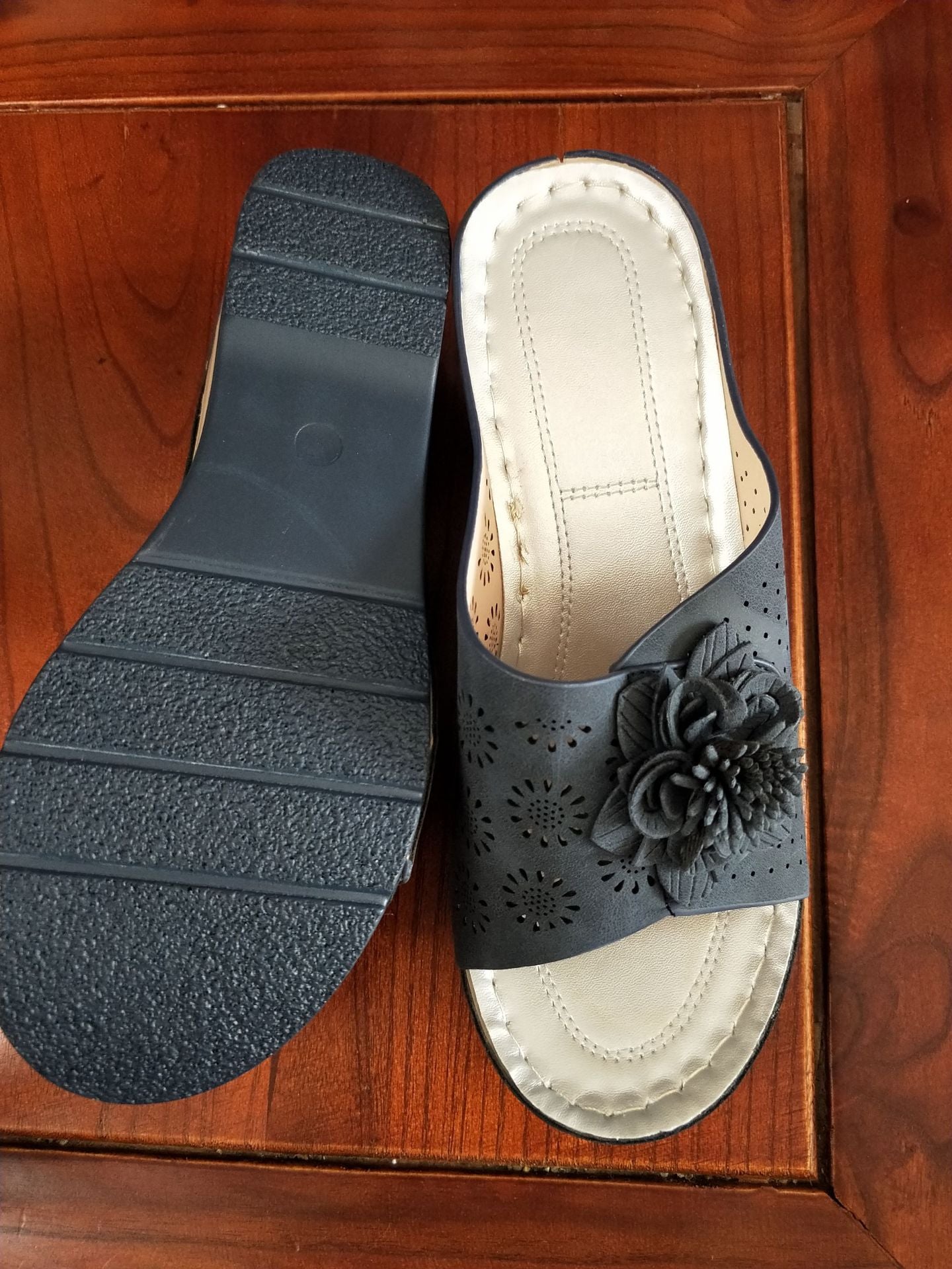 Sandale Cristina cu imprimeu floral retro - Model confortabil cu model ajurat