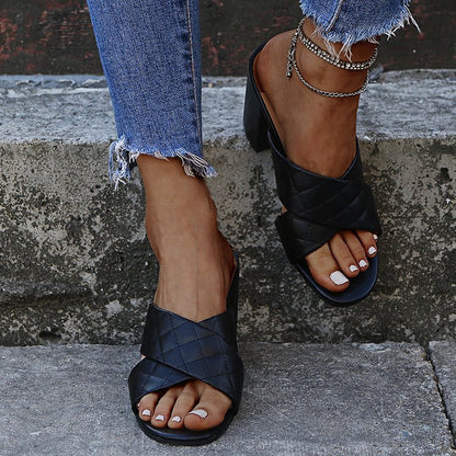 Sandale elegante cu toc bloc de Cristina Gore