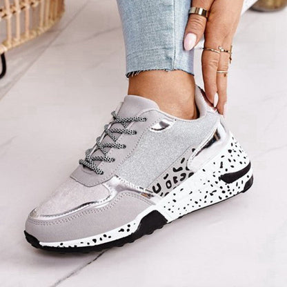 Teniși cu șireturi Cristina - Toc plat confortabil