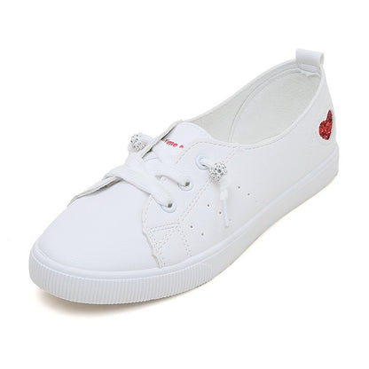 Teniși eleganti cu inimă, tip slip-on, de Cristina Gore