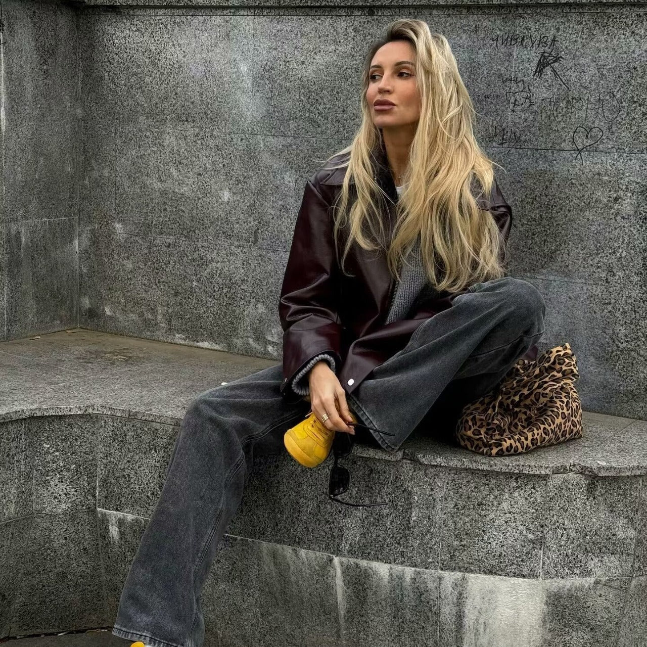 Jachetă din piele cu fermoar Cristina - Rever modern