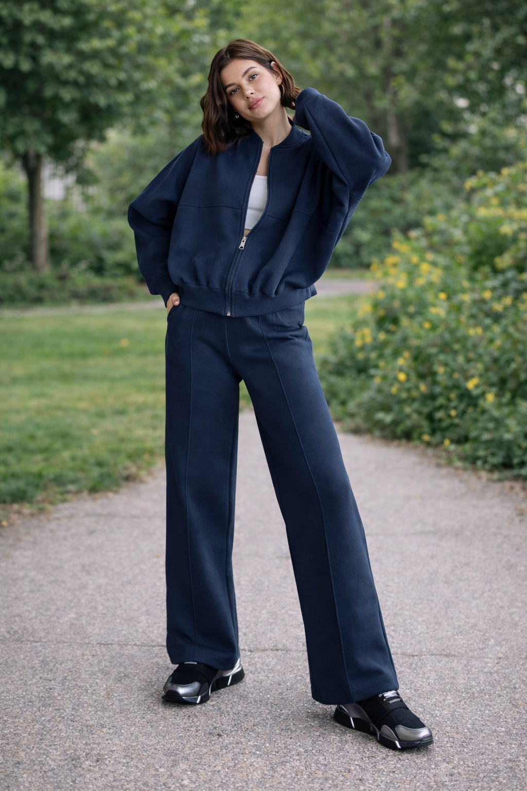 Set sport Cristina - Jachetă cu fermoar și pantaloni cu croi larg