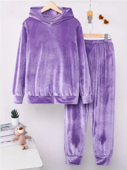 Set cu hanorac din catifea Cristina - Pijama confortabilă și moale pentru casă