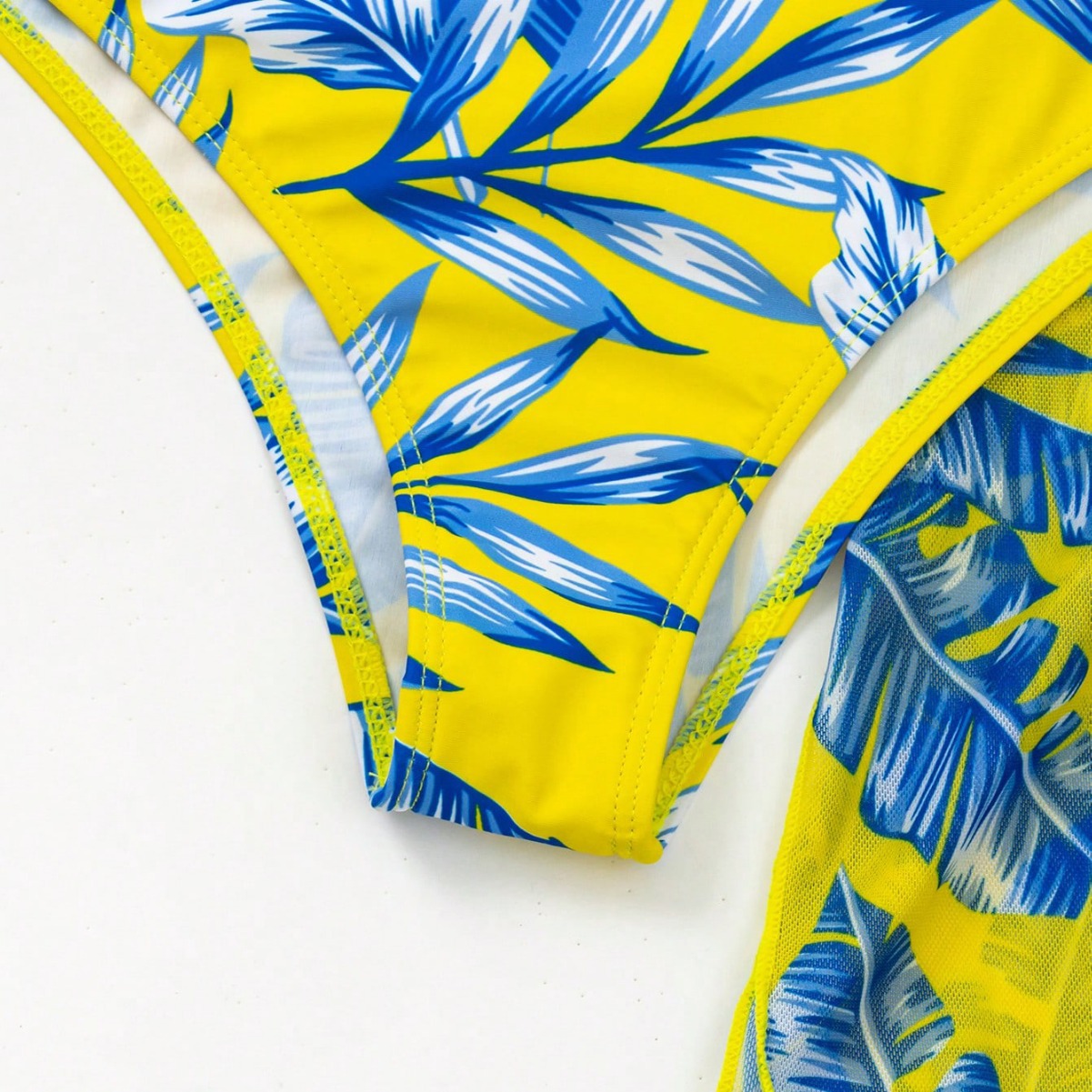 Bikini vibrant cu talie înaltă Maple Leaf de Cristina Gore