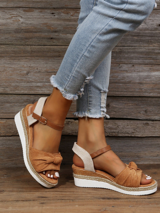 Sandale elegante cu platformă de Cristina Gore