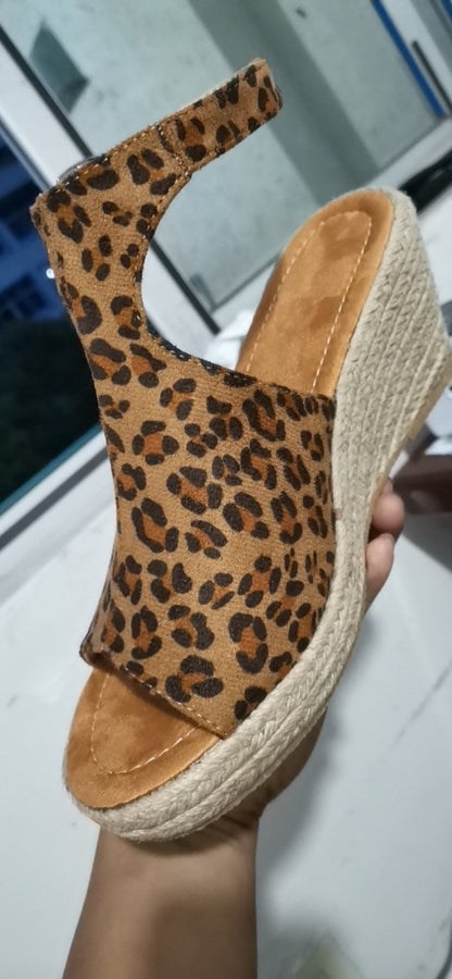 Sandale cu platformă Cristina - Piele întoarsă cu vârful ascuțit