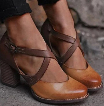 Pantofi cu cataramă maro Cristina - Inspirație vintage