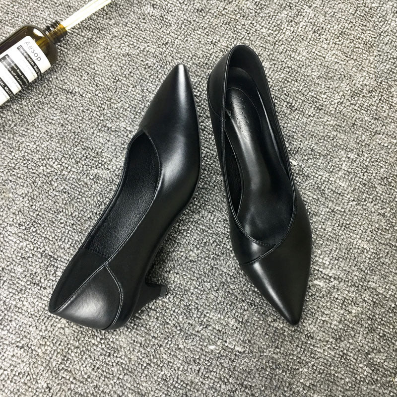 Tocuri elegante din piele de oaie neagră de Cristina Gore