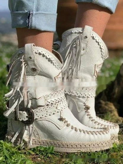 Ghete Cristina din piele întoarsă cu ciucuri - Inspirație boemă Pinterest