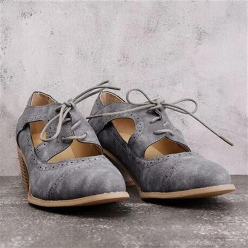 Sandale Cristina cu șireturi și tocuri decupate - Stil vintage