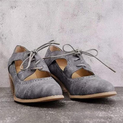 Sandale Cristina cu șireturi și tocuri decupate - Stil vintage