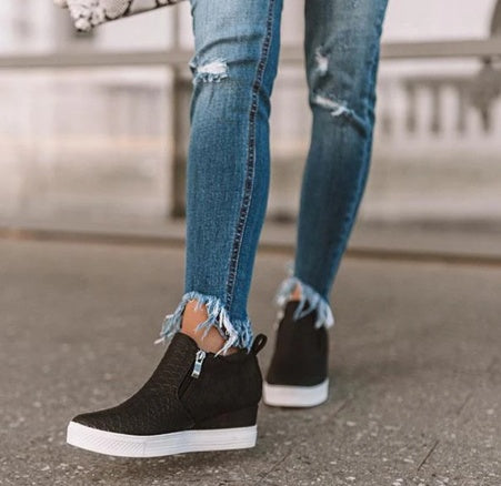 Ghete cu platformă Cristina - Model din piele PU cu talpă joasă