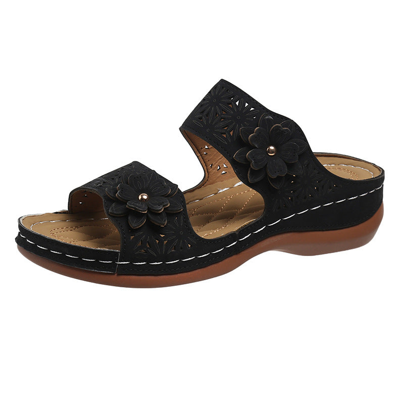 Sandale plate cu imprimeu floral Cristina Gore, inspirate de Pinterest