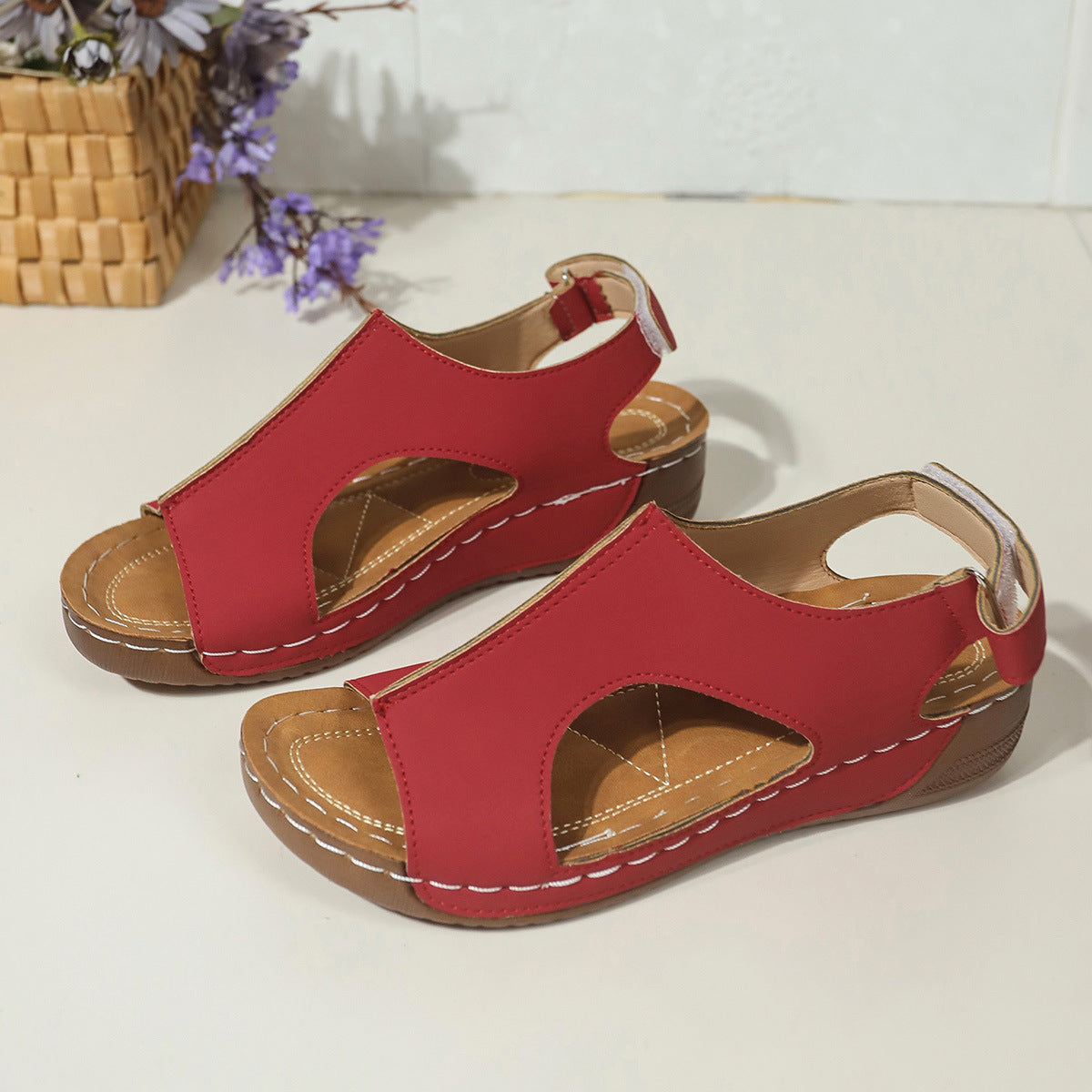 Sandale confortabile cu platformă de la Cristina Gore