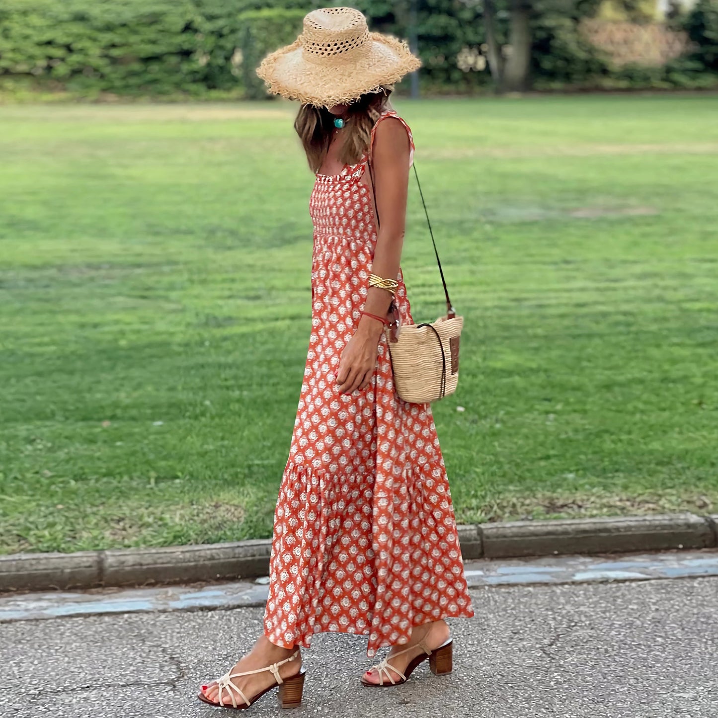 Rochie elegantă cu bretele florale de Cristina Gore