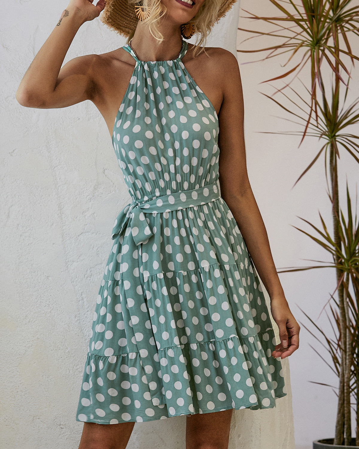 Rochie elegantă cu buline, model halter, de Cristina Gore