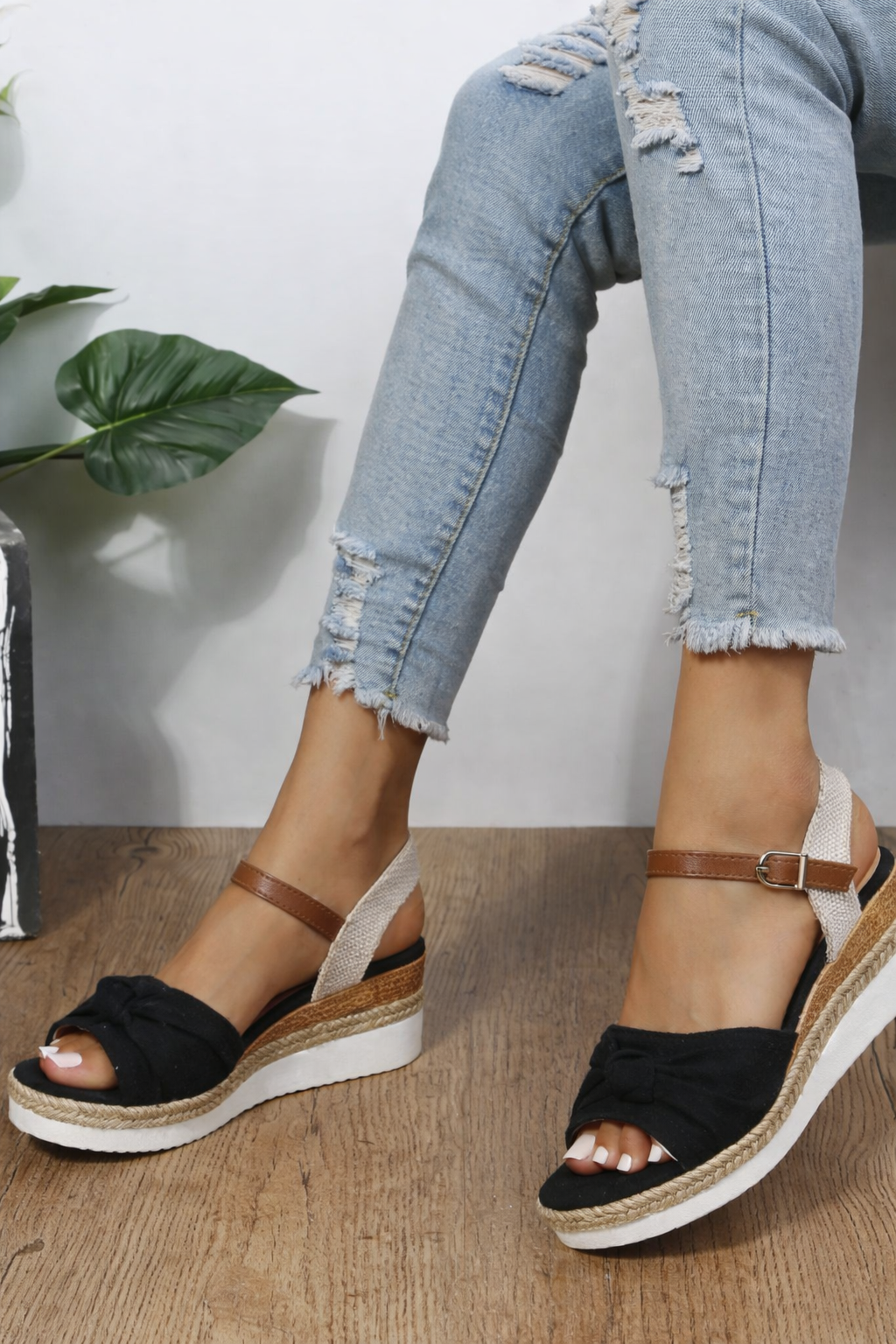 Sandale elegante cu platformă de Cristina Gore