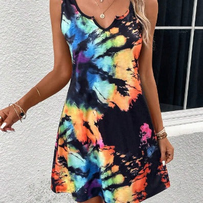 Rochie vibrantă cu decolteu în V, vopsită în stil Tie Dye, de la Cristina Gore