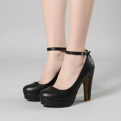 Pantofi cu toc gros și eleganți de Cristina Gore
