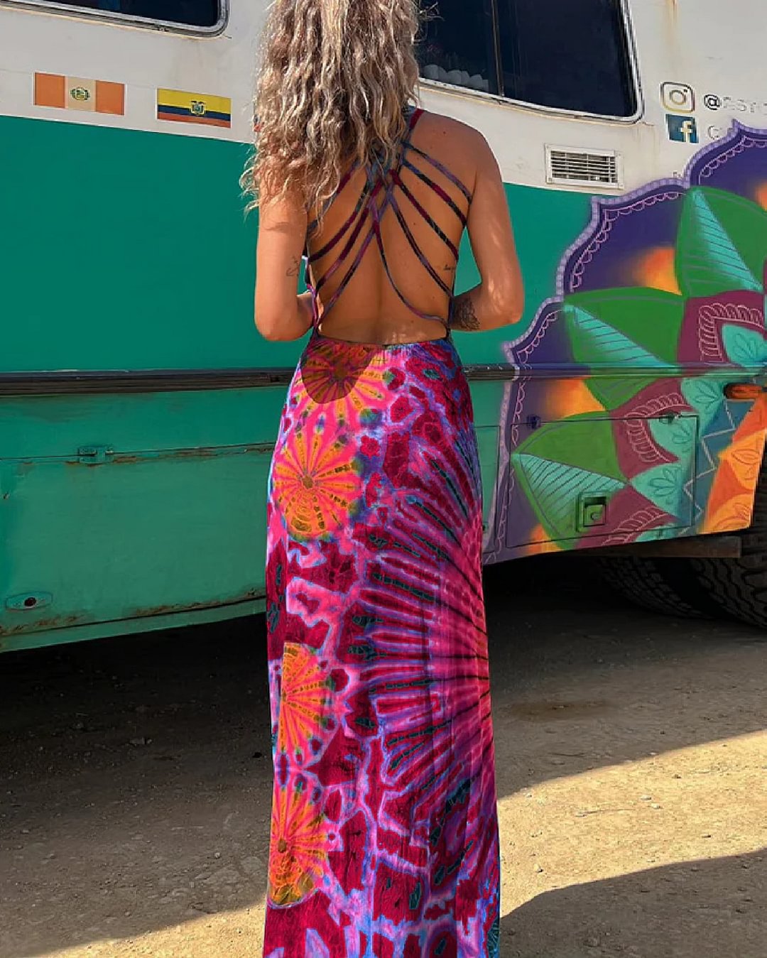 Rochie maxi Cristina Gore cu imprimeu geometric vibrant și spate gol
