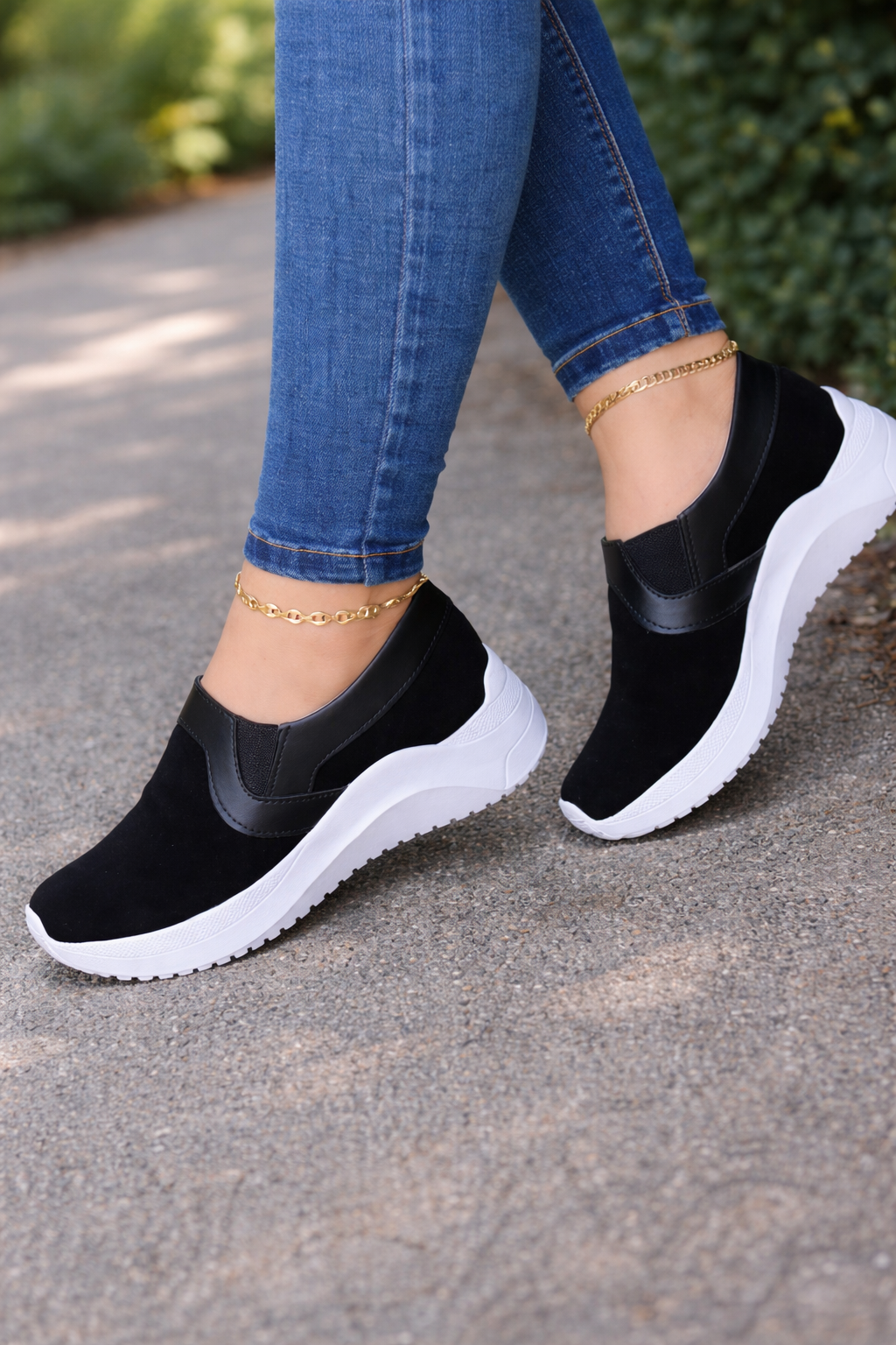 Teniși slip-on Cristina - Design respirabil și confortabil