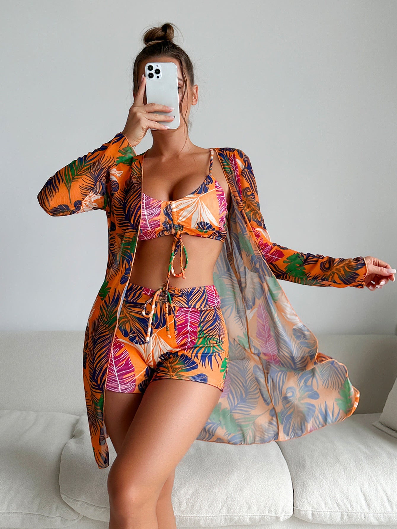 Set bikini Cristina Gore cu imprimeu vibrant, format din trei piese