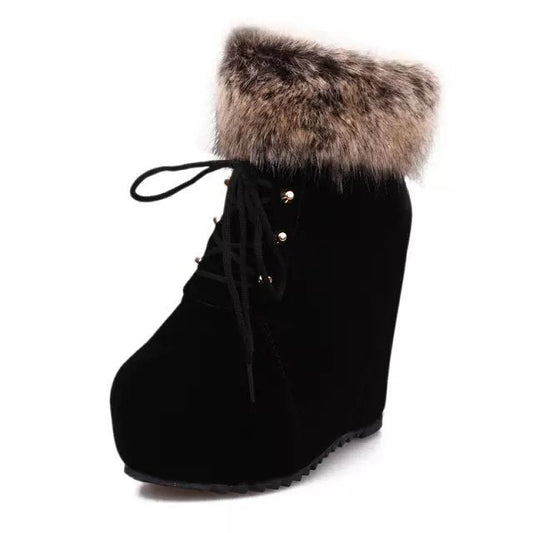 Ghete Cristina din piele întoarsă și blană cu înălțime internă a călcâiului