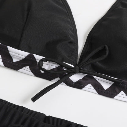 Set bikini elegant cu imprimeu zigzag Cristina Gore și pantaloni scurți