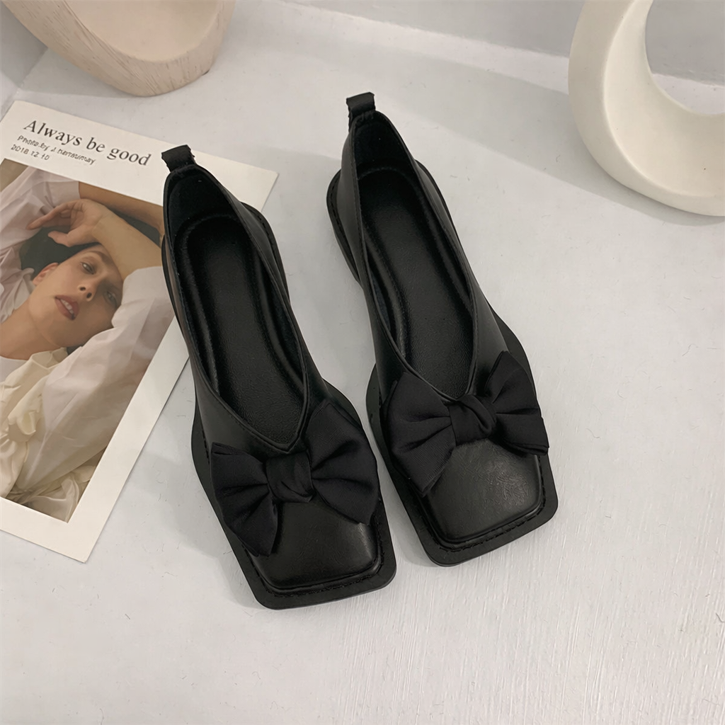 Balerini Cristina cu papion - Inspirație pentru vârful pătrat