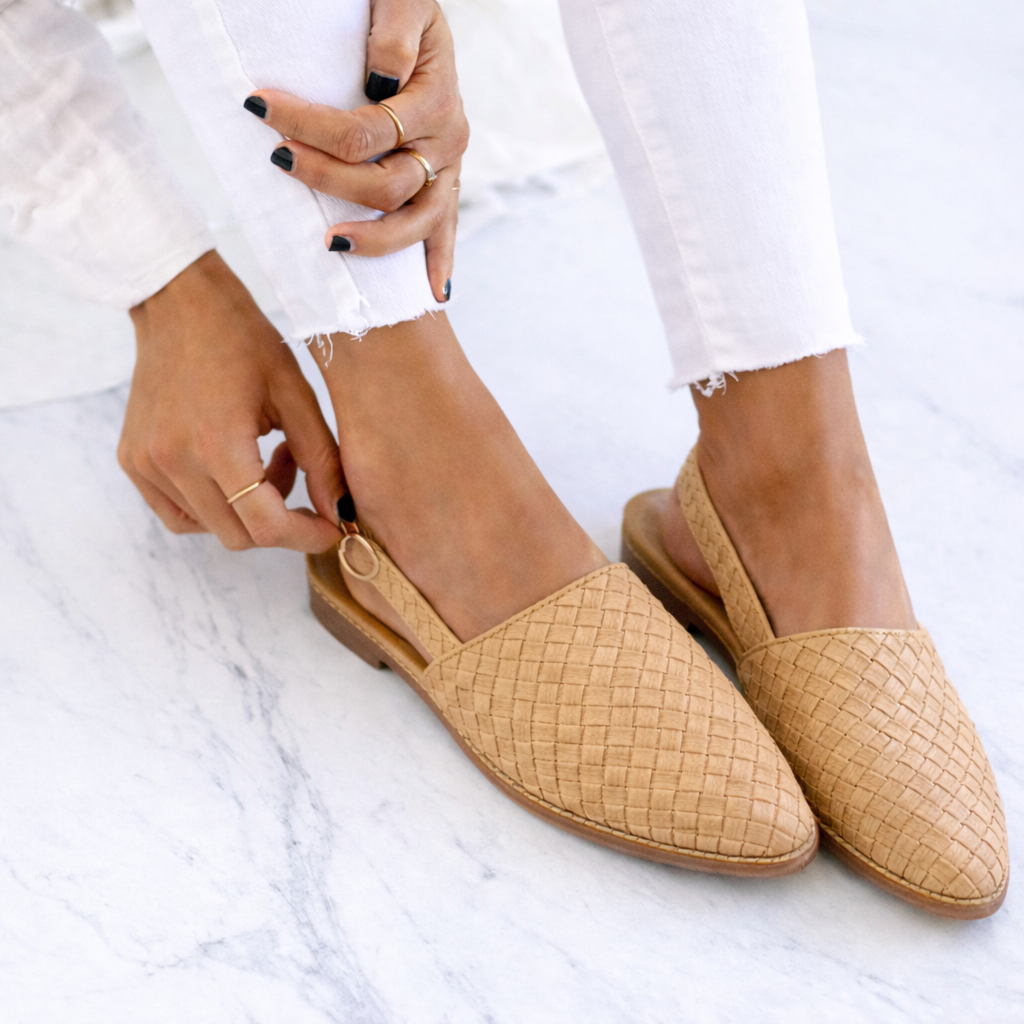 Sandale plate împletite Cristina - Stil confortabil cu cataramă