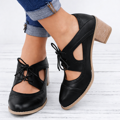 Sandale Cristina cu șireturi și tocuri decupate - Stil vintage