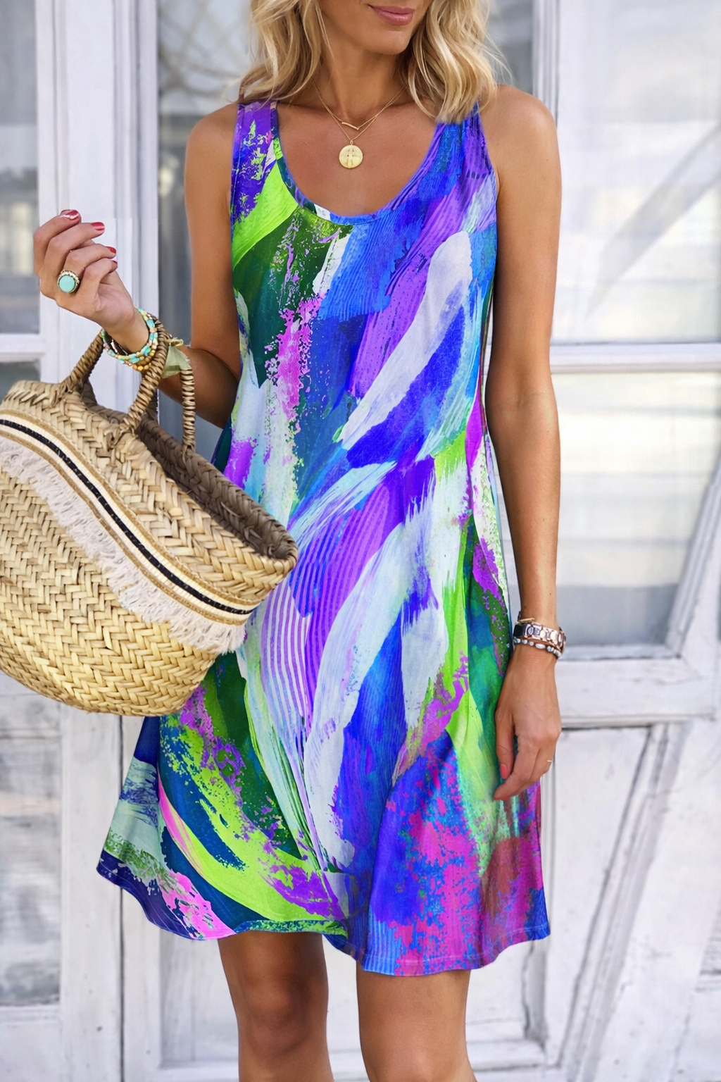Rochie de vară fără mâneci cu graffiti vibrant de la Cristina Gore