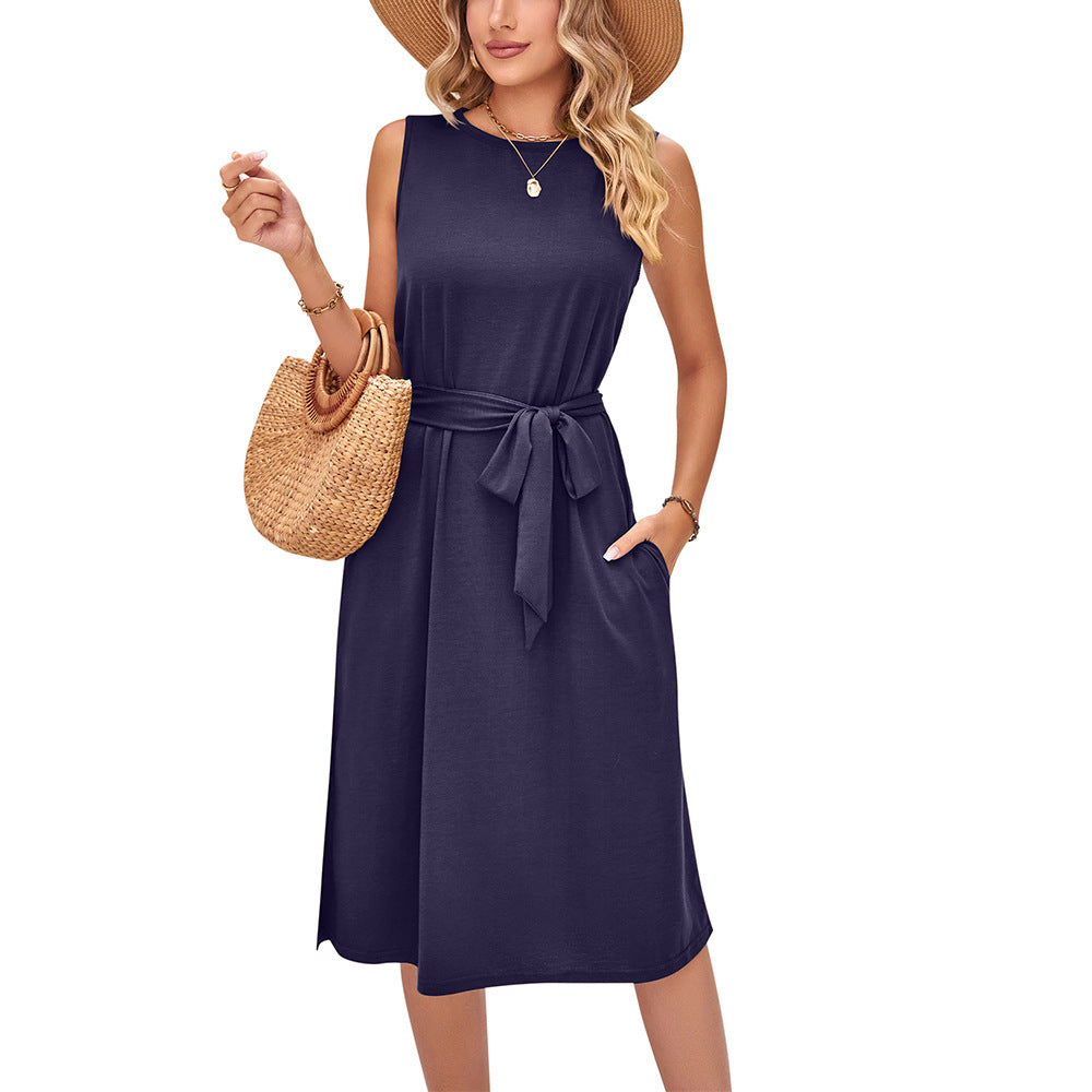 Rochie midi elegantă fără mâneci și curea de Cristina Gore