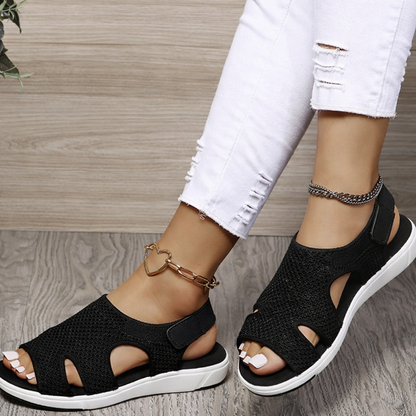 Sandale plate Cristina Gore, respirabile și confortabile