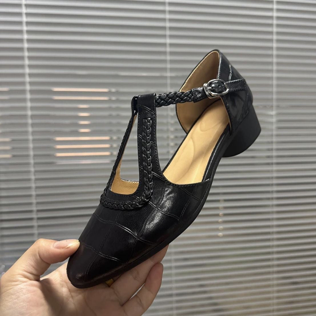 Pantofi cu toc gros retro Mary Jane de Cristina Gore