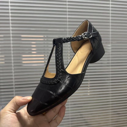 Pantofi cu toc gros retro Mary Jane de Cristina Gore