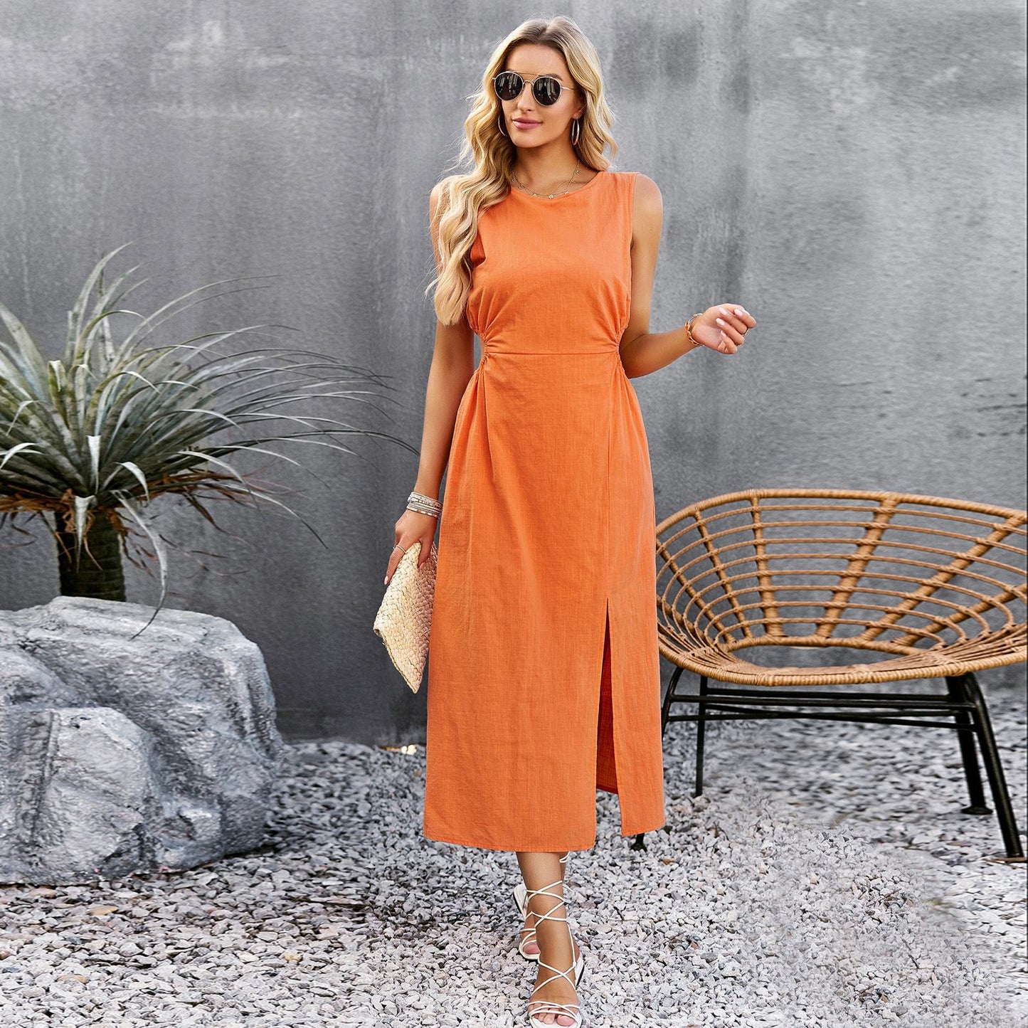 Rochie midi elegantă de vară fără mâneci de la Cristina Gore
