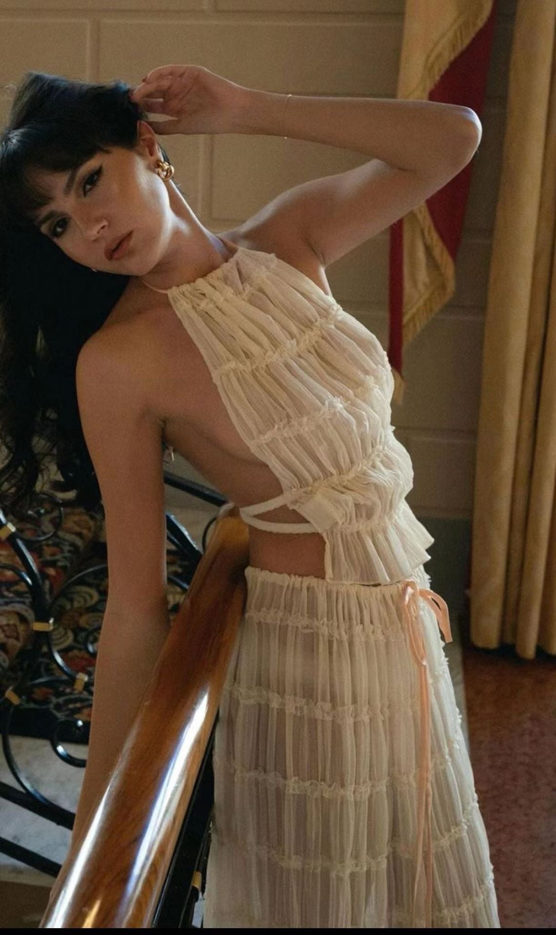 Set top halter și fustă plisată Cristina - Stil elegant de plajă