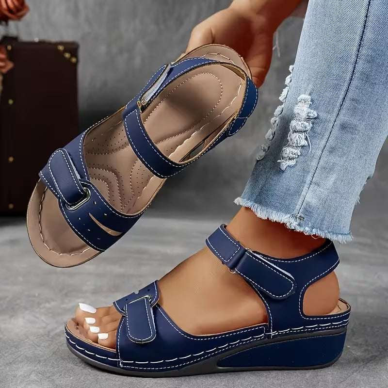 Sandale confortabile cu platformă Cristina Gore, cu croială perfectă și baretă