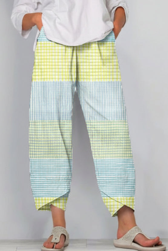 Pantaloni scurți cu dungi vibrante de la Cristina Gore