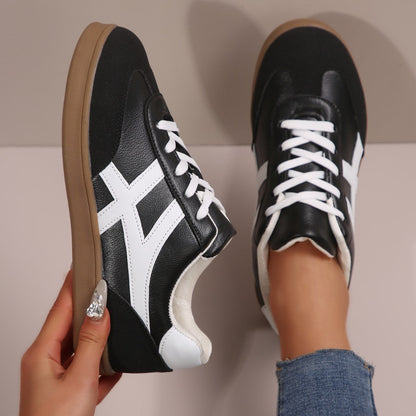 Teniși retro Cristina - Model cu vârf rotund pentru femei